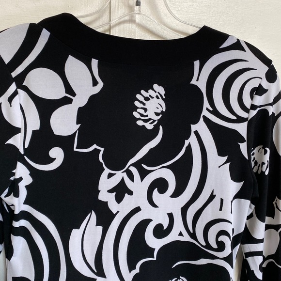 White House Black Market Tunic Floral Print Scoop Horseshoe Neck Bell Sleeves XS - Picture 9 of 9